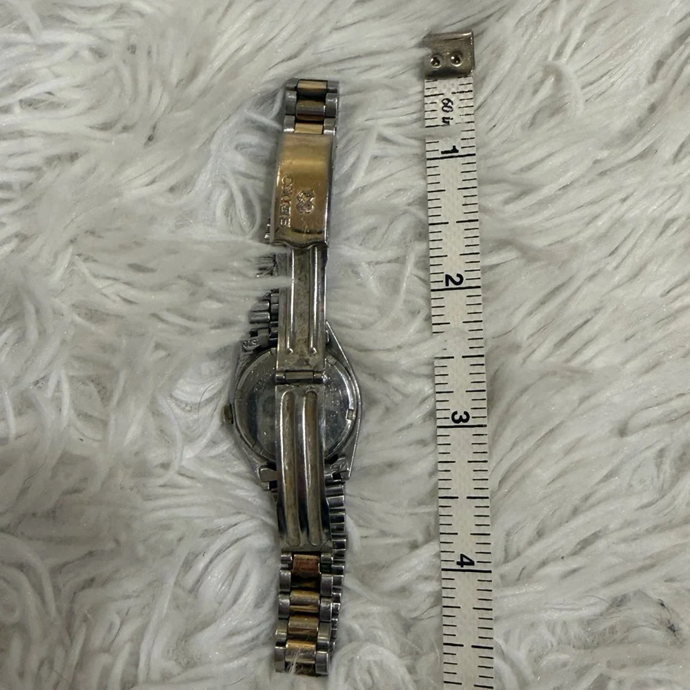 vintage Seiko SQ watch woman’s